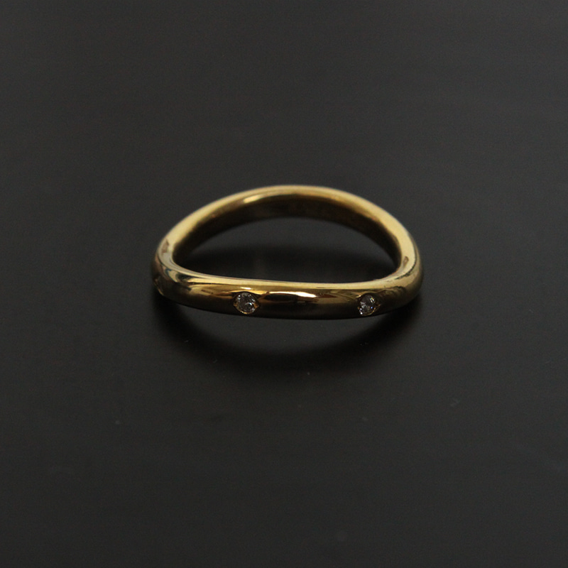 Wave Cubic Ring